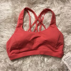 Lulu Lemon “Free To Be Serene Bra” Size 6 UNWORN